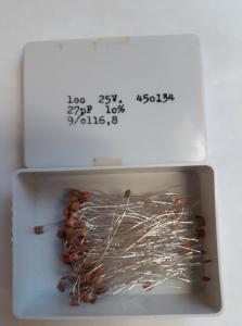 27pF 25V Keramisk kondesator  ca 100 st i låda
