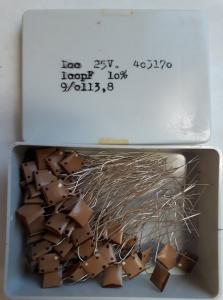 100pF 25V Keramisk kondesator  ca 100 st i låda