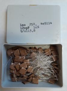 120pF 25V Keramisk kondesator  ca 100 st i låda