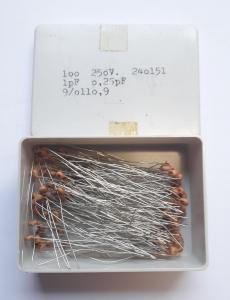 1pF 250V Keramisk kondesator ca 100 st i låda