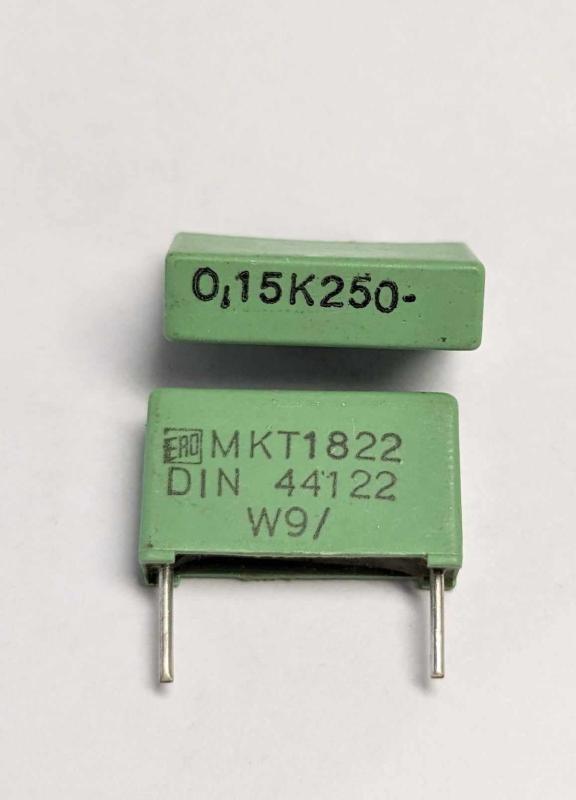 Kondensator 0,15K 250V  MKT1822 W9