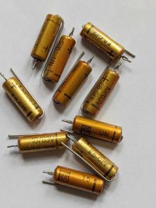 Kondensator 10uF 63V 10st Stående