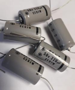 Kondensator 220uF 50V 5 st 