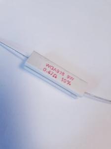 Motstånd trådlindat keramiskt fodral; 0,47 Ohm 9W 10%; VTM 214-0