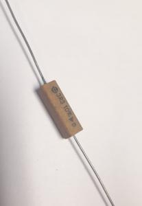 Motstånd trådlindat keramiskt fodral; 3,3 Ohm 2W 10%