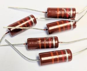 Motstånd 3,3 Ohm 2W  5st