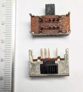 Skjutomkopplare 3 vägs, 2 polig, vinklad.