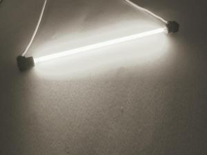 Fluorescerande glaslysrör, 100 mm Vit