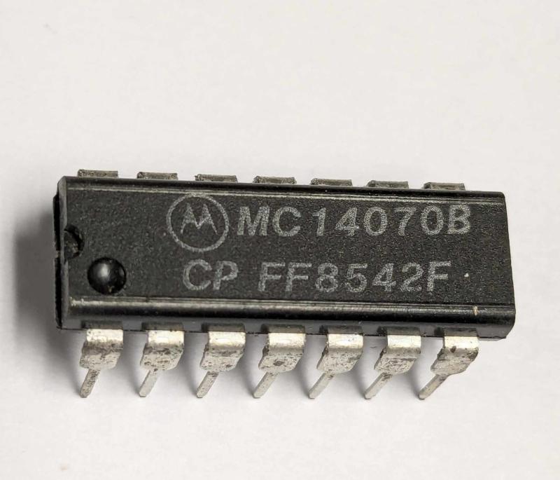 MC14070B  NOS