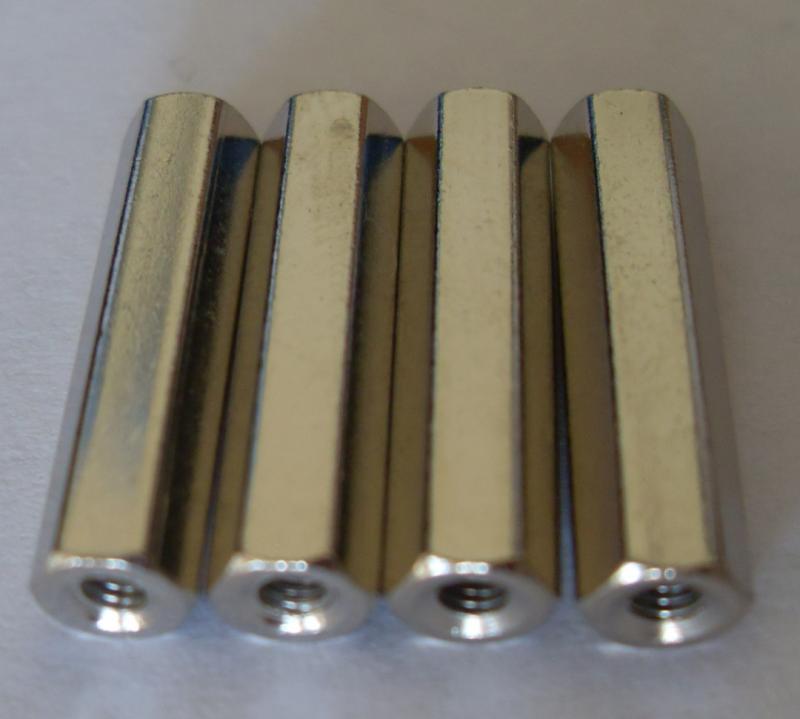 Distansmutter M2,5 15mm, 4-pack