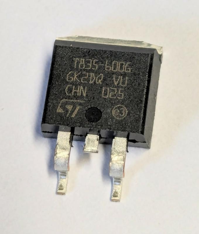 Triac T835-600G SMD