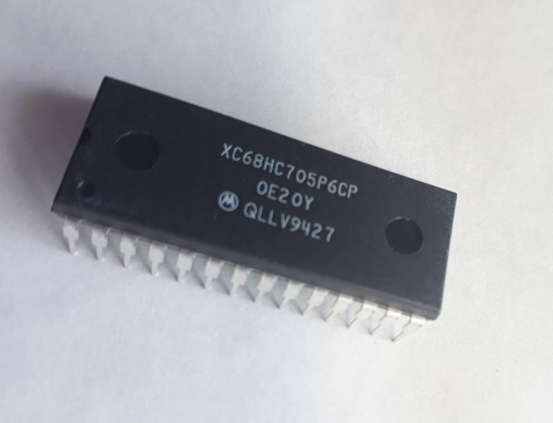 XC68HC705P6CP     8-Bit-Microcontroller - Motorola 