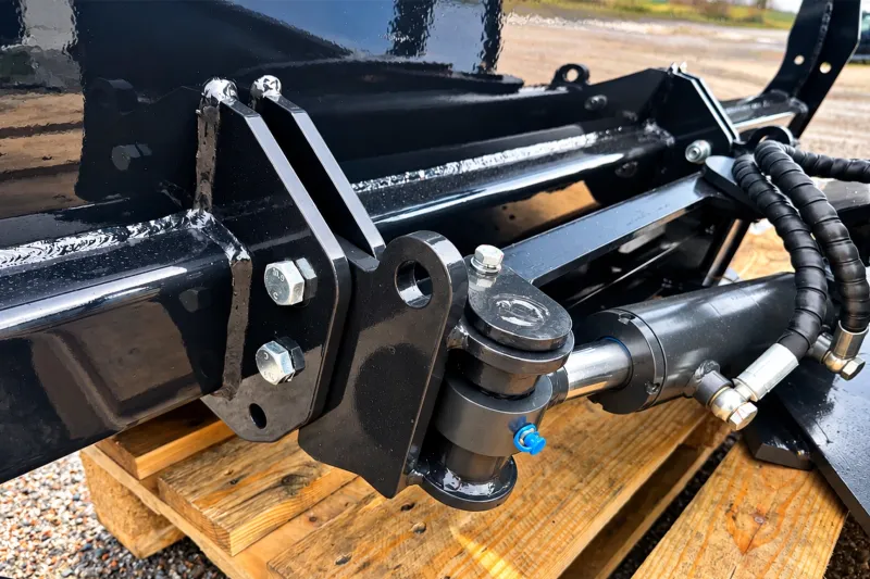 Hydraulslangar och kopplingar på SRF hydrauliskt snöblad