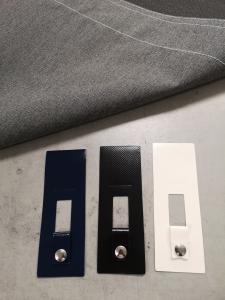 GUMMIRINGSHÅLLARE MED ROSTFRIA TRYCKKNAPPAR.