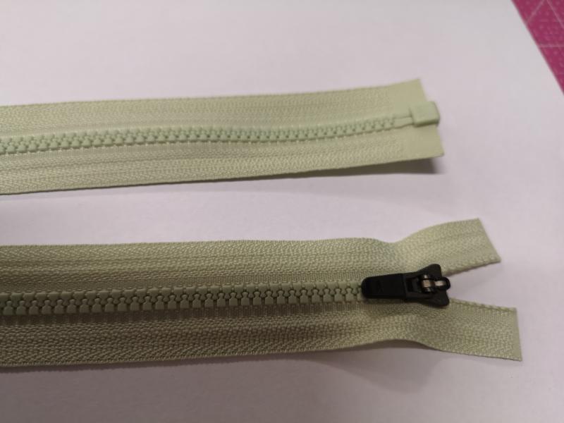 Blixtlås delbar tagg 4mm 48 cm i ljus grön
