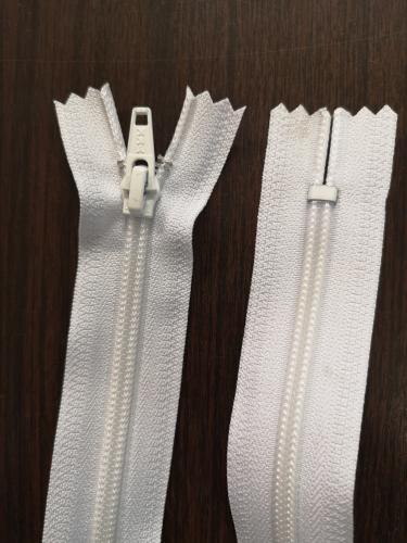 YKK Blixtlås Spiral 6 mm Vit – Fast 38 cm | F-kod: 501