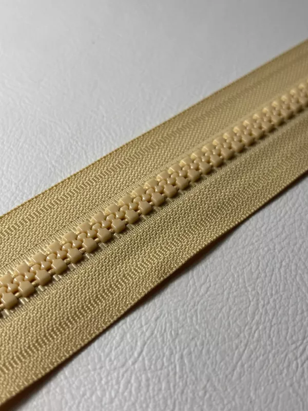 YKK Kapellblixtlås 10mm – Vattentåligt Delrin® (Beige)