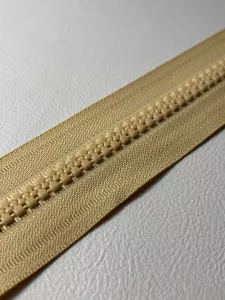 YKK Kapellblixtlås 10mm – Vattentåligt Delrin® (Beige)