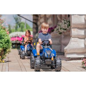 Tramptraktor New Holland 3-7 År Med Trailer