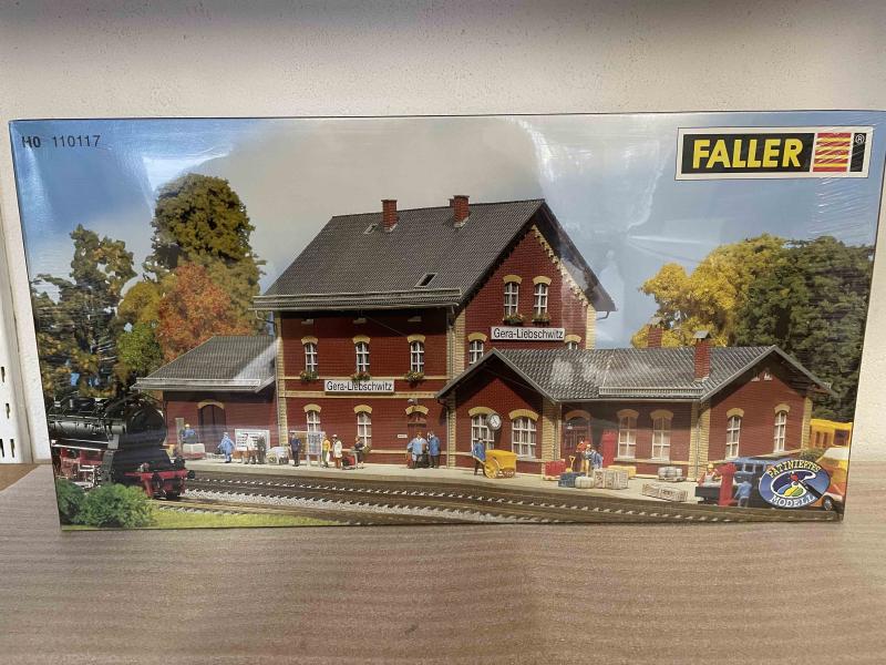 FALLER 110117 Byggnad Station Bahnhof