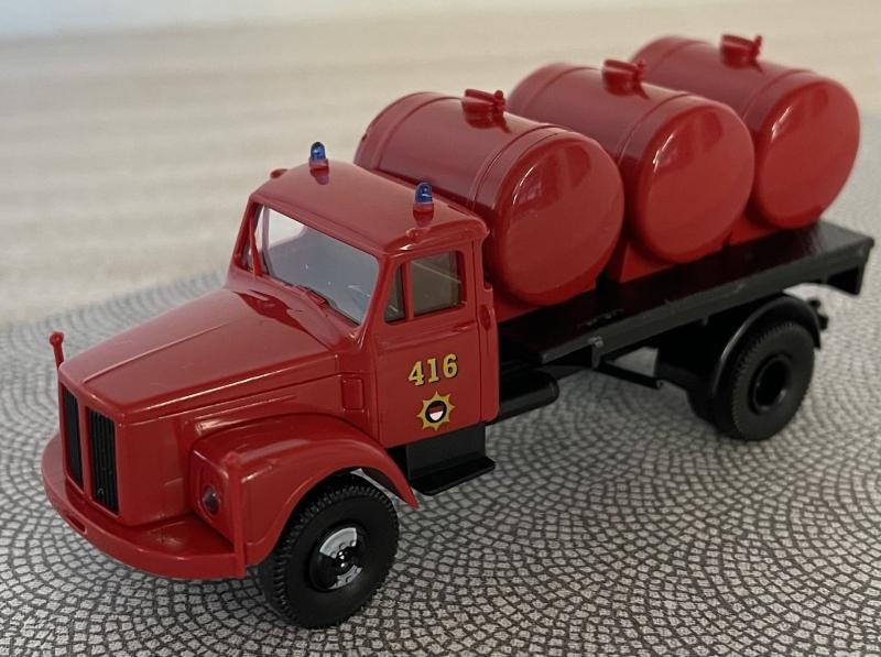 Brekina 85006 Brandbil med tankar Scania
