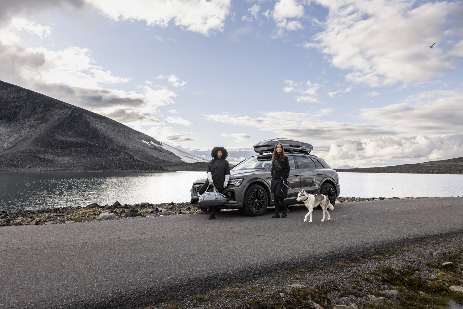 Takboxar för sportutrustning: Hur packar man effektivt för paddling, skidåkning och mer