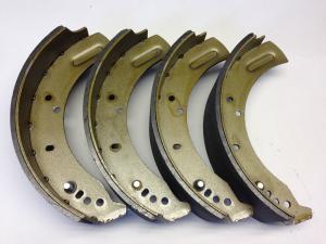 Brake shoe kit frontaxle 4x4 and 6x6