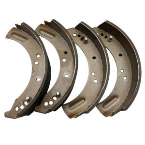 Brake shoe kit frontaxle 4x4 and 6x6