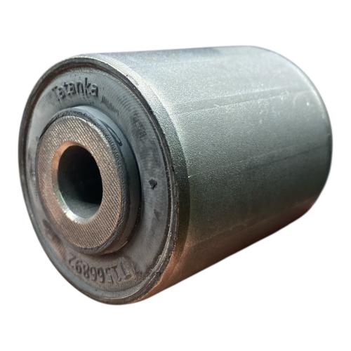 Bussning till reaktionsstag bak 6x6