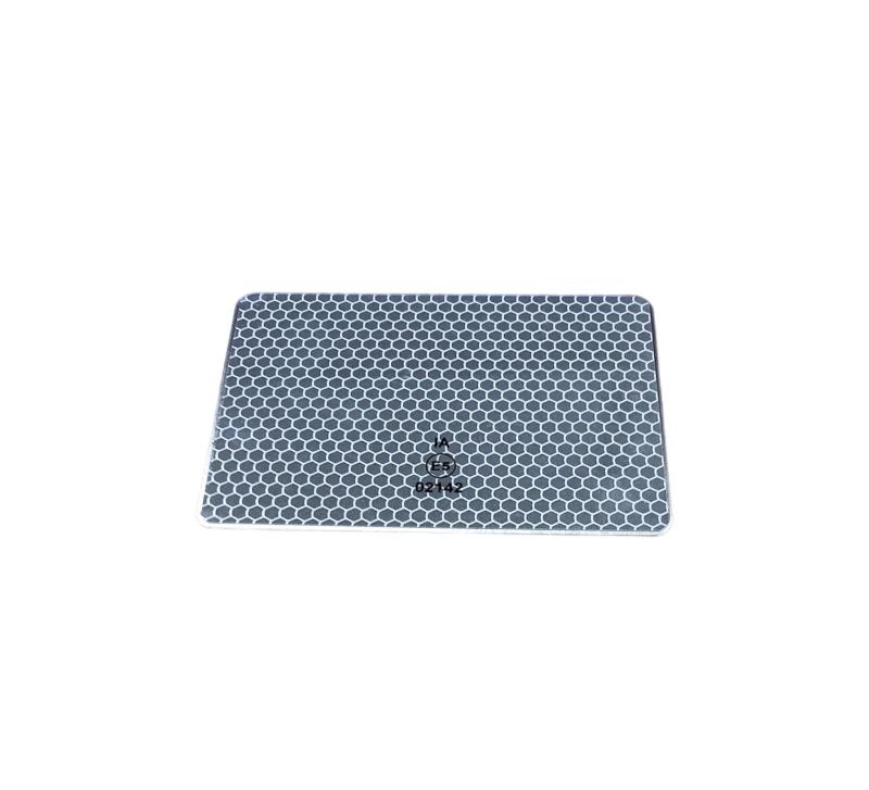 Reflex vit fram på kofångare