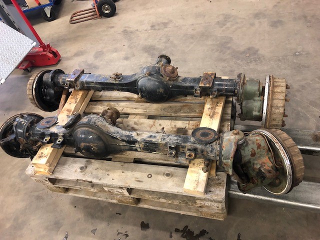 Portal axles front and rear (Used)