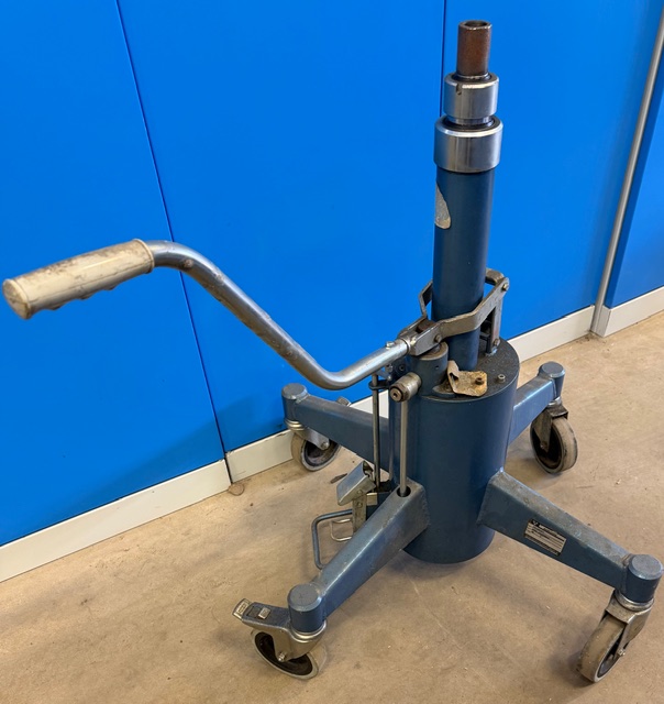 Used gearbox lift Samek products