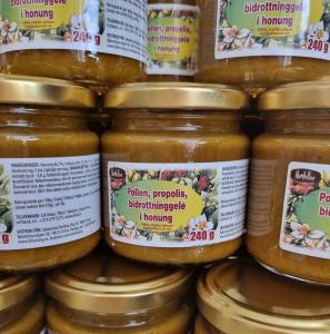Honung med propolis, bidrottninggelé & bipollen. REA