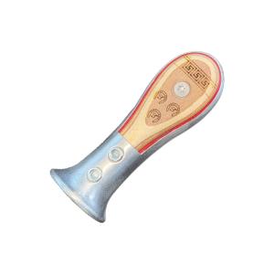 Ergonomisk rasphåndtag i lamineret træ fra Double S – perfekt greb, holdbar konstruktion og luksuriøs følelse.