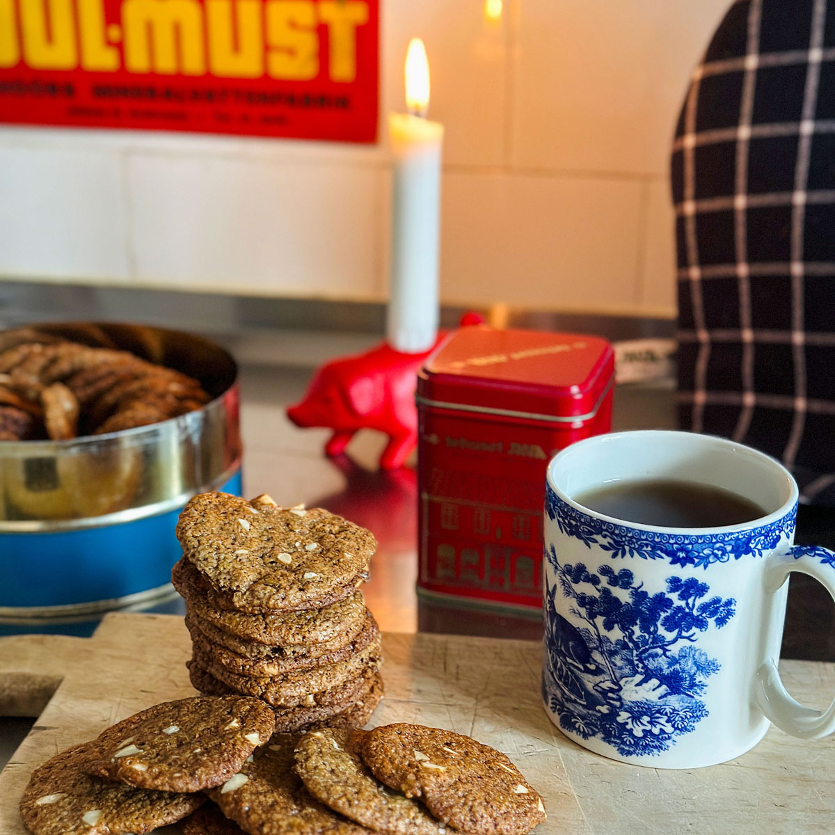 Skurna pepparkakor med mandel