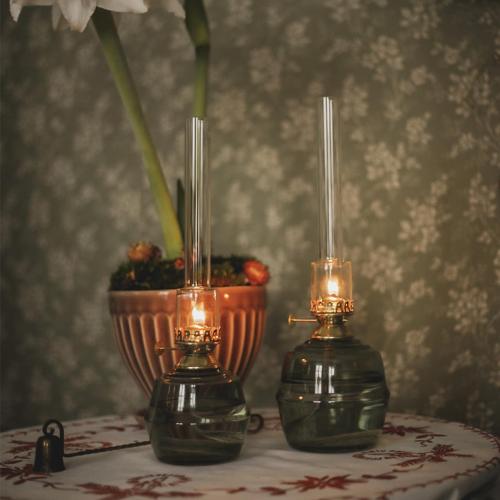 Fotogenlampa Majken Grön Mässing Liten