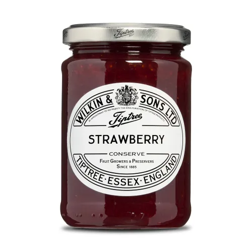 Jordgubbsmarmelad från Tiptree i glasburk