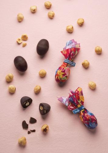 Vårpralin Mörk Choklad 70% Med Hel Piemonte Hasselnöt 11g