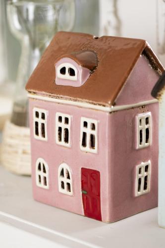 Huslykta Nyhamn Rosa Hus Röd Dörr