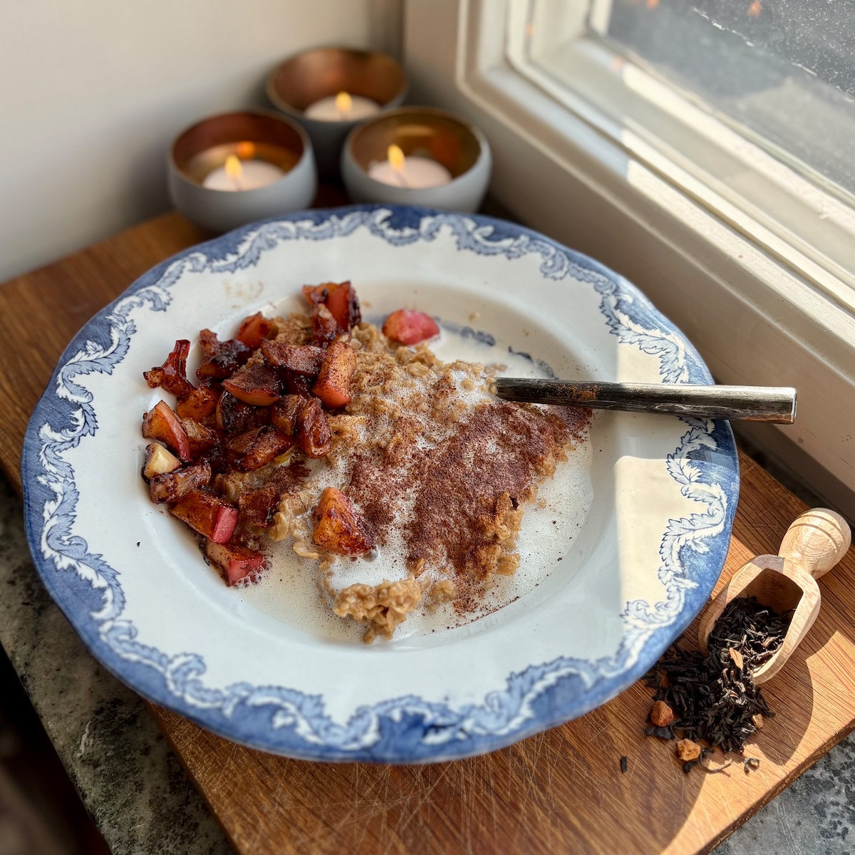 Havregrynsgröt smaksatt med Äppelkaka-te
