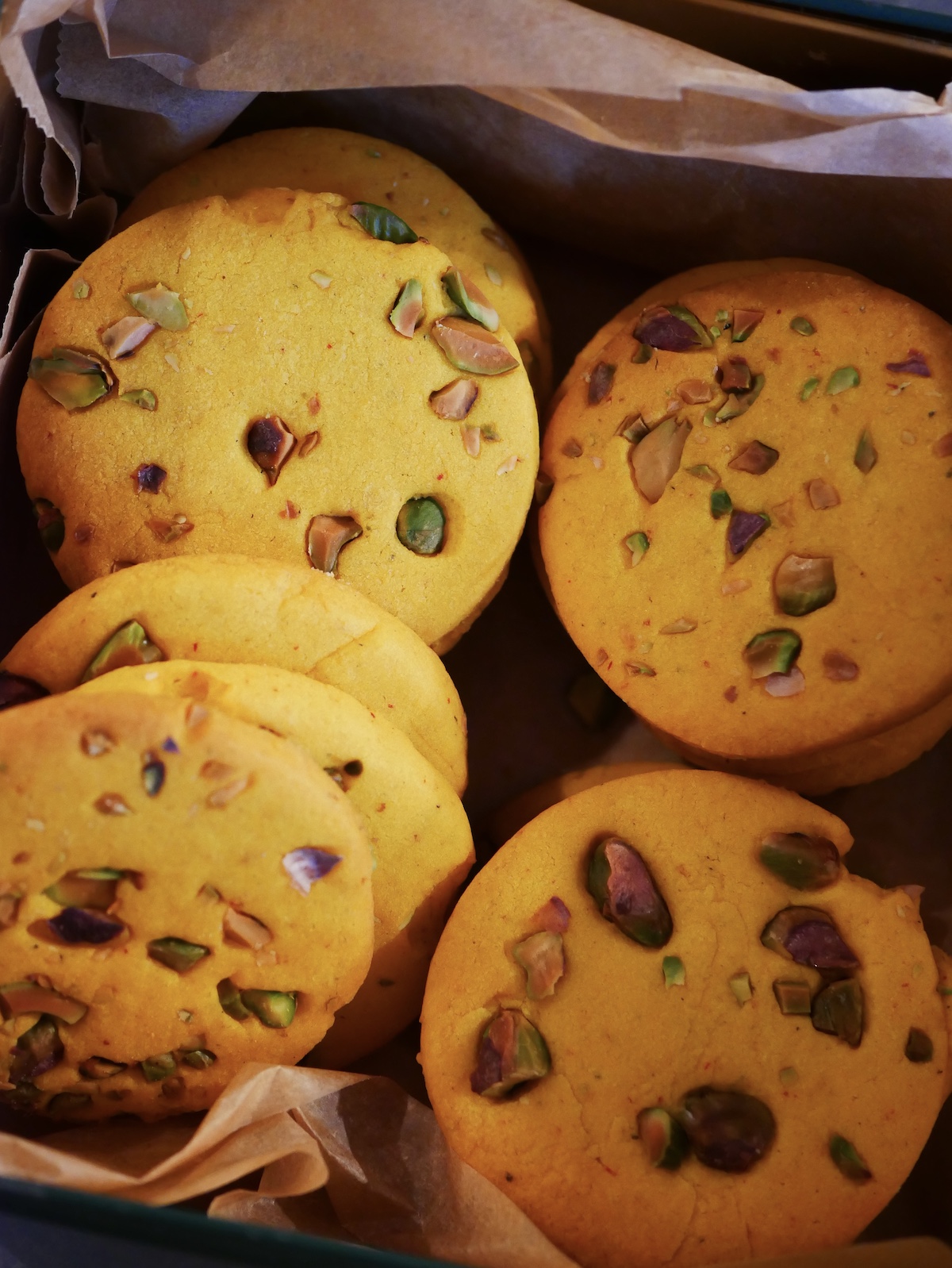 Saffransshortbreads med pistagenötter