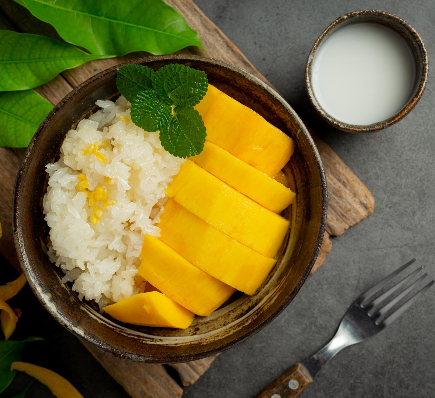 Mango sticky rice (Khao niaw mamoang)