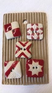 Incomparable Buttons röd fyrkant