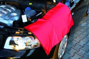 Fordonsskydd med halkskyddsmatta. 900x500mm