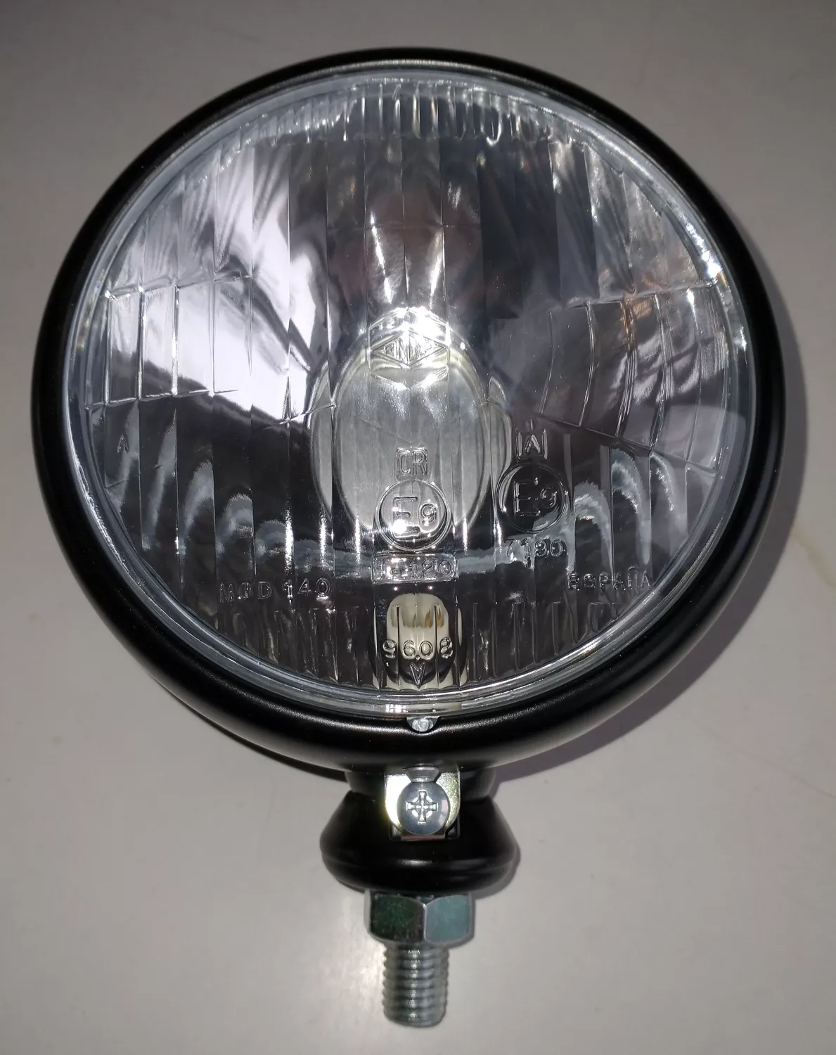 Asymmetrisk strålkastare hel/halvljus