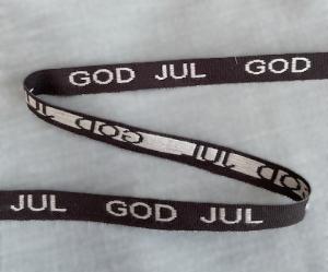 Textilband, brunt band med beige text GOD JUL