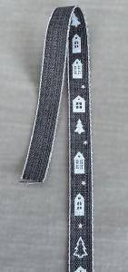 Textilband HUS, i grått med vita hus och granar, vit tråd i kanten