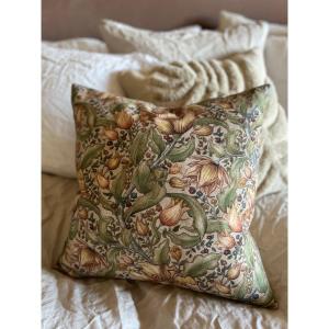 Kuddfodral Theo, William Morris inspirerat blommönster, Stl: 45x45cm, Grön, Beige,