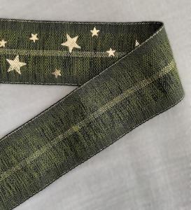 Textilband, melerad mörkgrön med guldstjärnor och guldrand