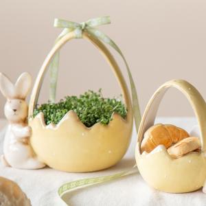 Textilband LITTLE FLOWERS med små vita blommor på grön bottenfärg, bredd 10mm